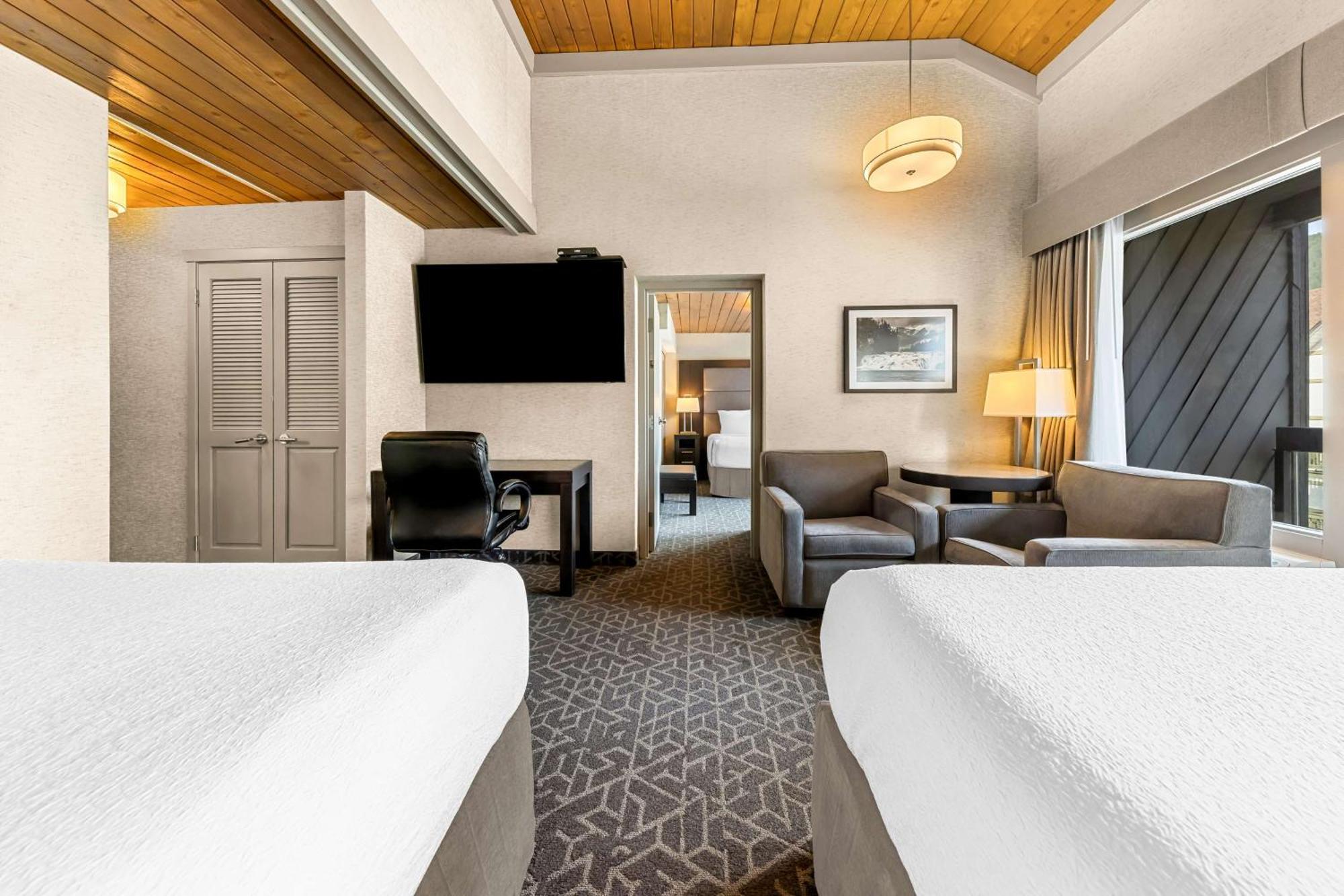 Best Western Plus Banff International Lodge Екстериор снимка