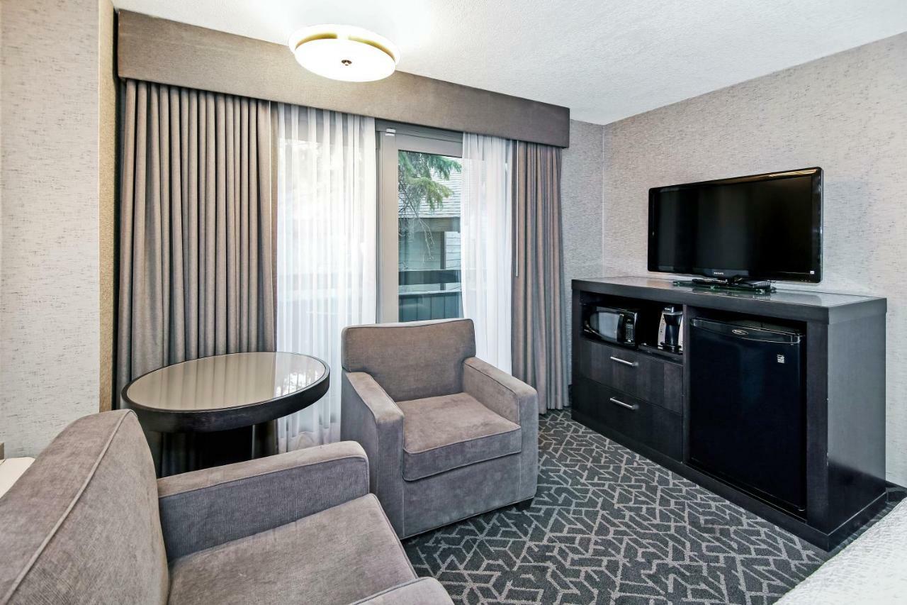 Best Western Plus Banff International Lodge Екстериор снимка