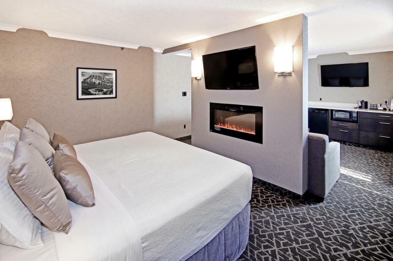 Best Western Plus Banff International Lodge Екстериор снимка