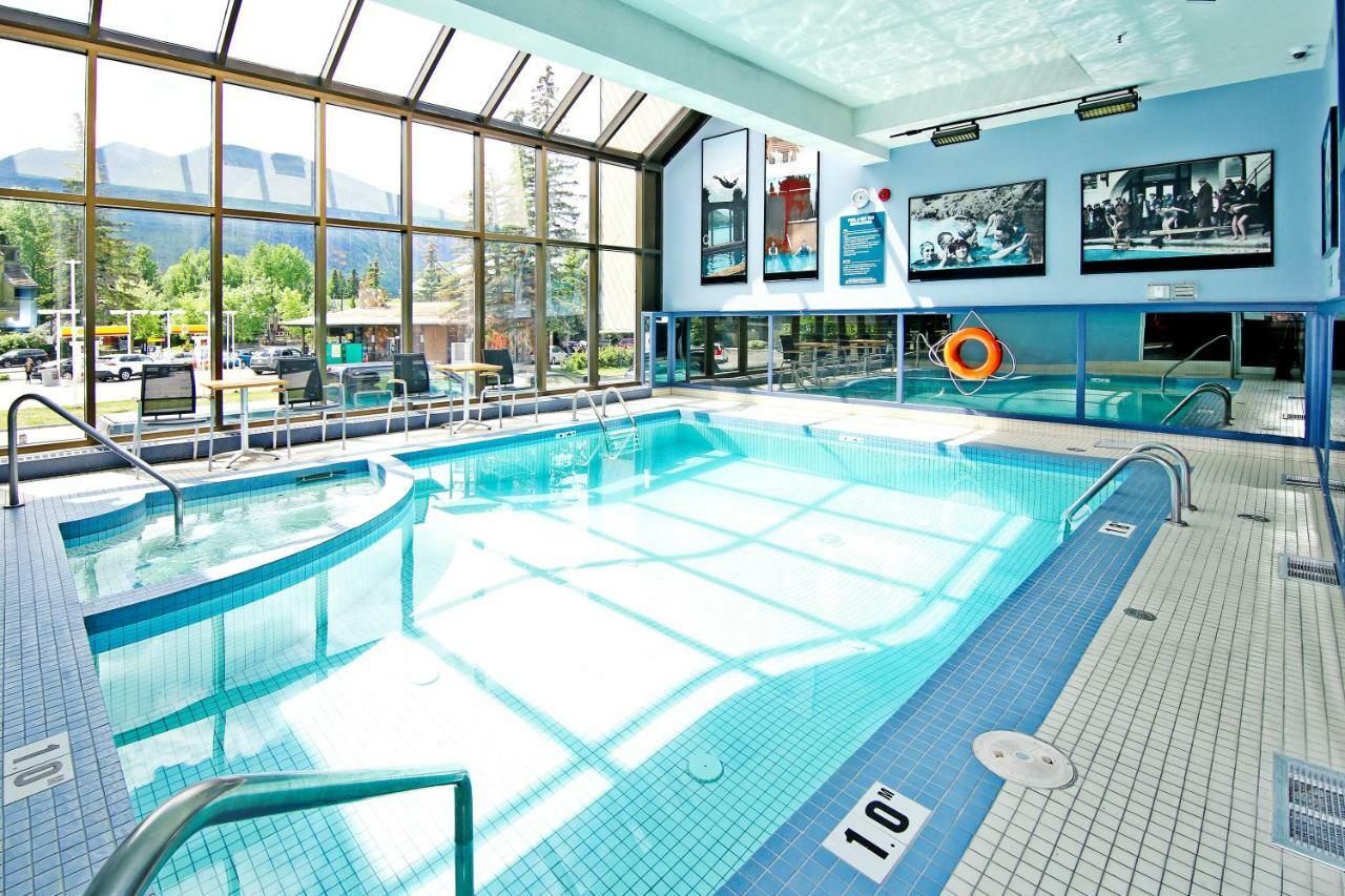Best Western Plus Banff International Lodge Екстериор снимка